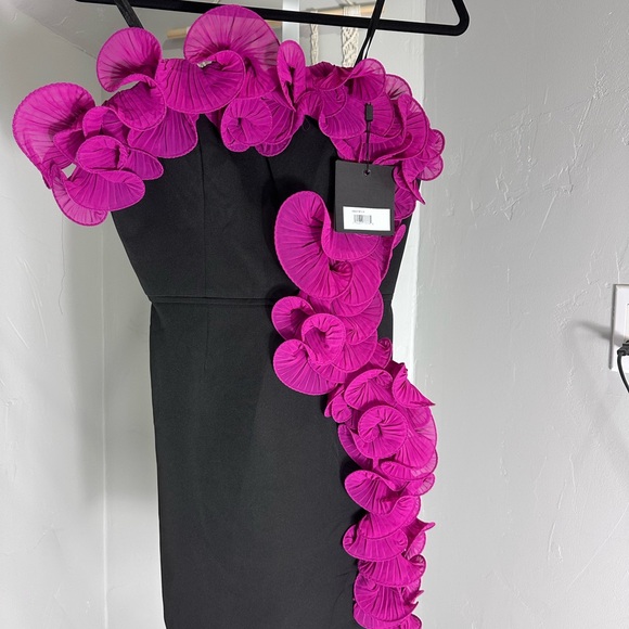 Mac Duggal Black and Pink Off-Shoulder Ruffle Dress - Picture 4 of 10